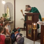 Poświęcenie tornistrów i przyborów szkolnych